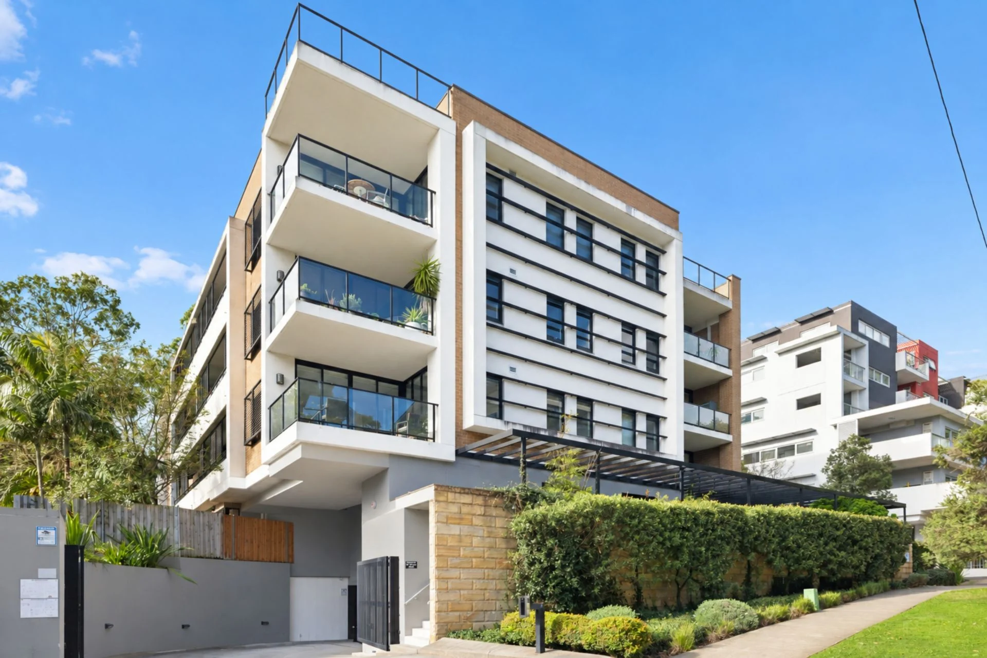 2-Bed Courtyard apartment in the heart of Lane Cove - photo 9