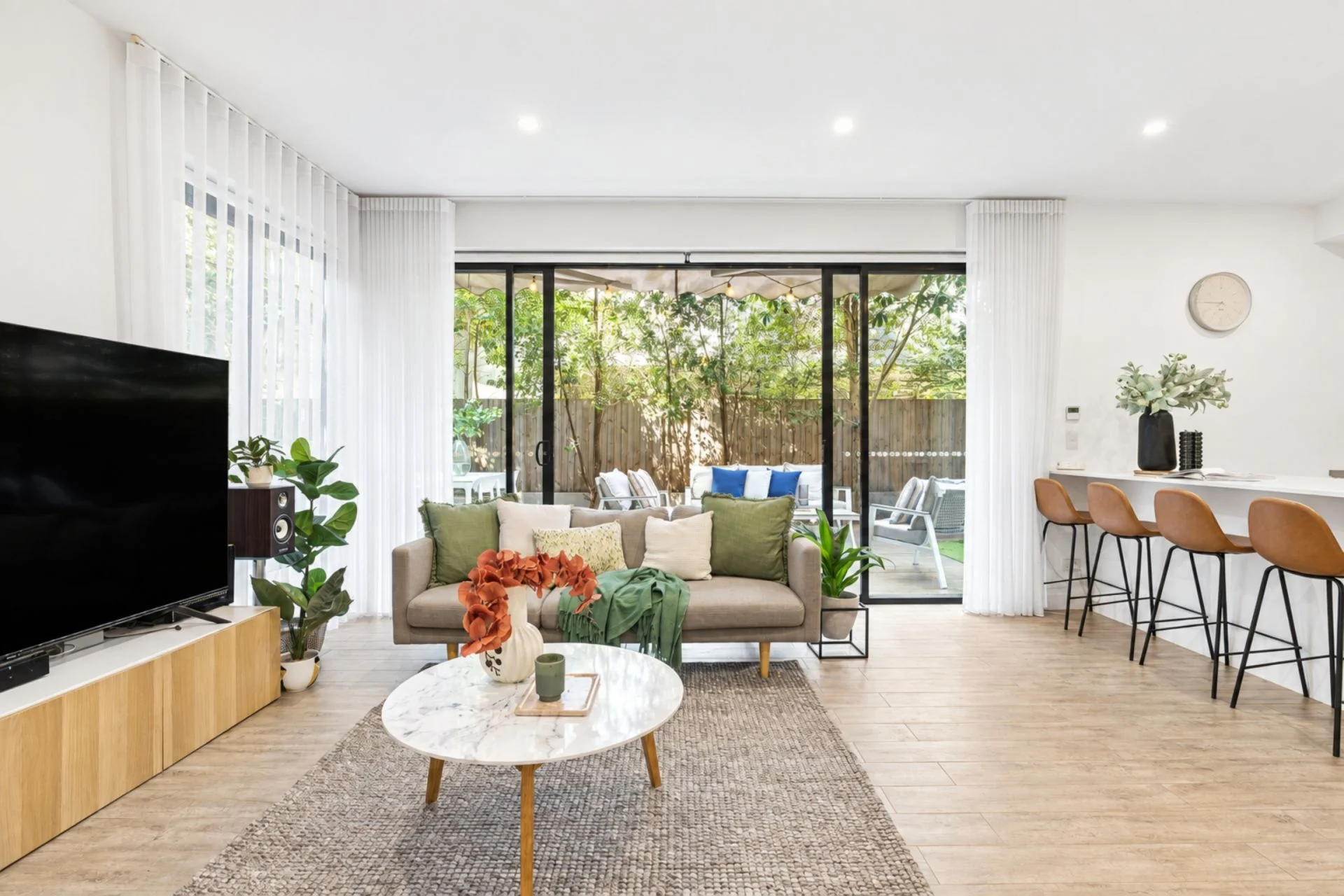 2-Bed Courtyard apartment in the heart of Lane Cove - photo 3